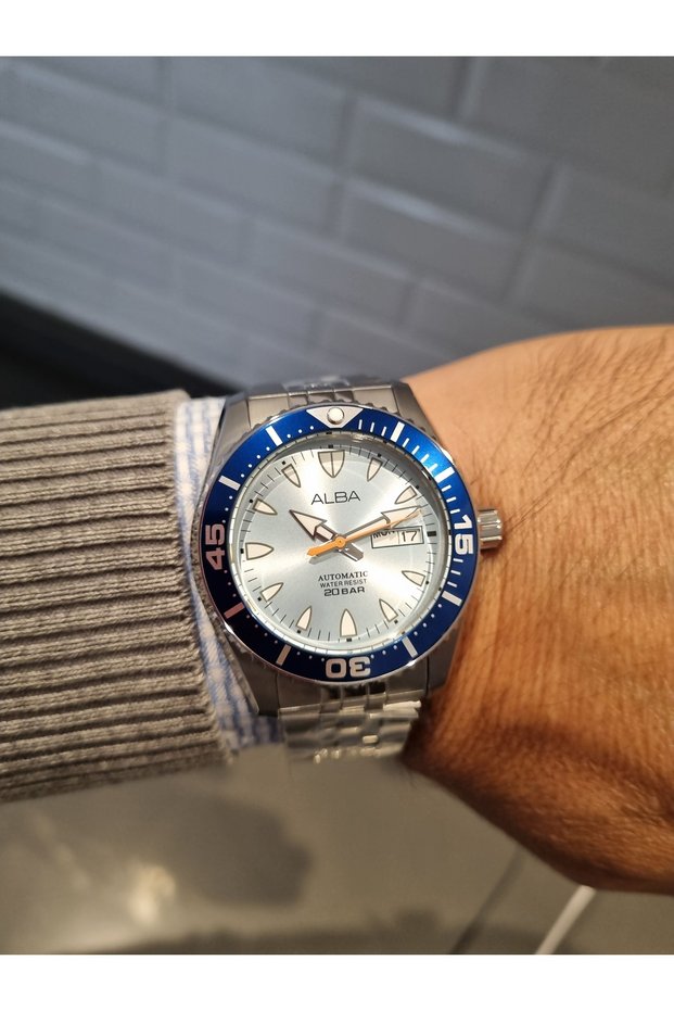 Automatic-New Model Men's Wristwatch with Light Blue Dial with Seiko Movement, 20 Atm Water Resistance