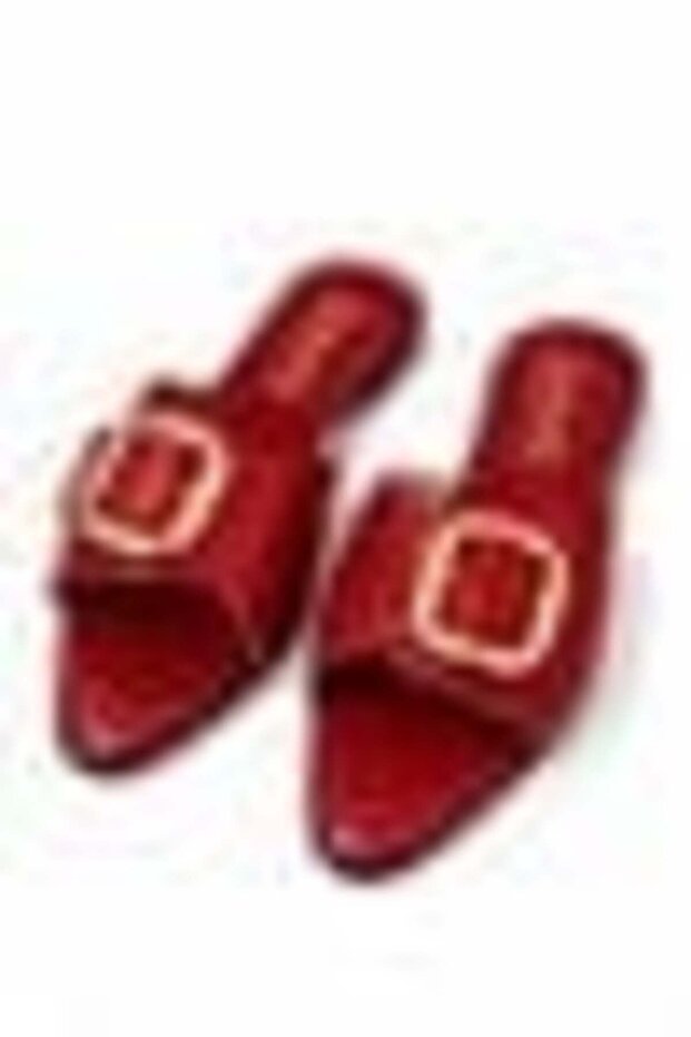 Red Lightweight Pointed Toe Slippers with Gold Buckle Detail for Comfortable Wearing Experience