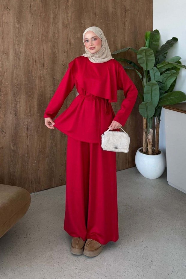 طقم Ece Omuz Pelerin Dty باللون الأحمر