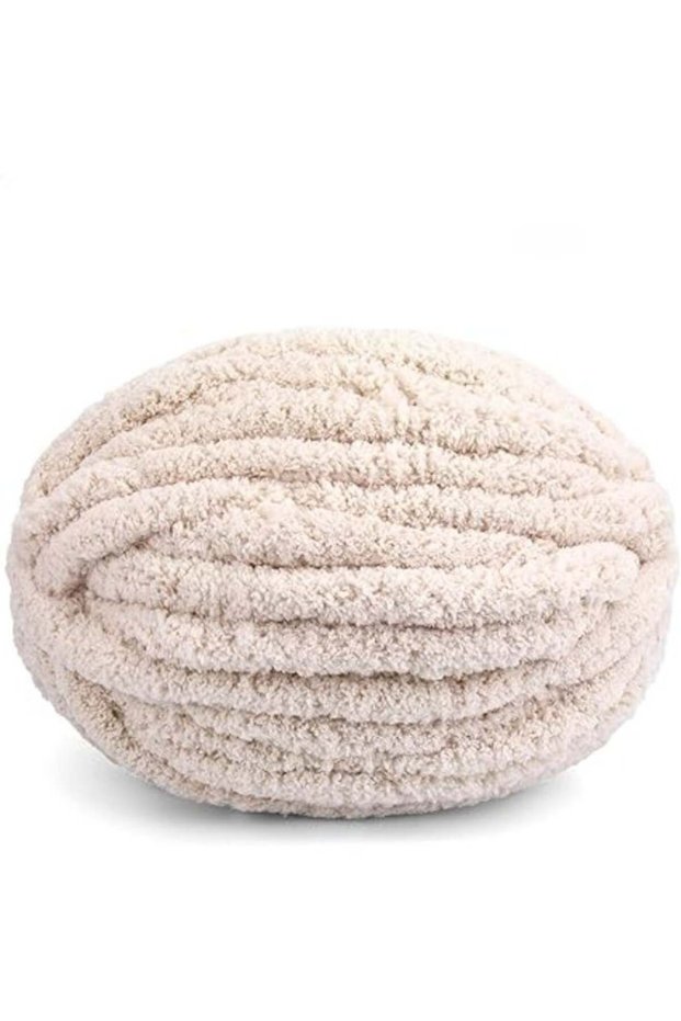 Chunky Chenille Yarn 240g/8.5oz, Thick Fluffy Arm Knitting Yarn, 29.5 Yards Soft Blanket Yarn for D