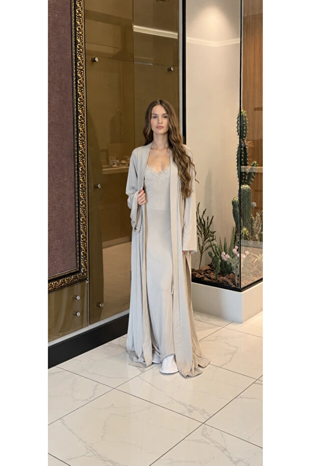 رداء الضوء الأول