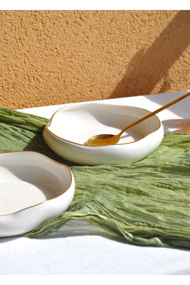 2 Pieces Porcelain Gold Gilded Asymmetrical Medium Size 19 cm Oven Dish Presentation Plate Appetizer Salad Plate