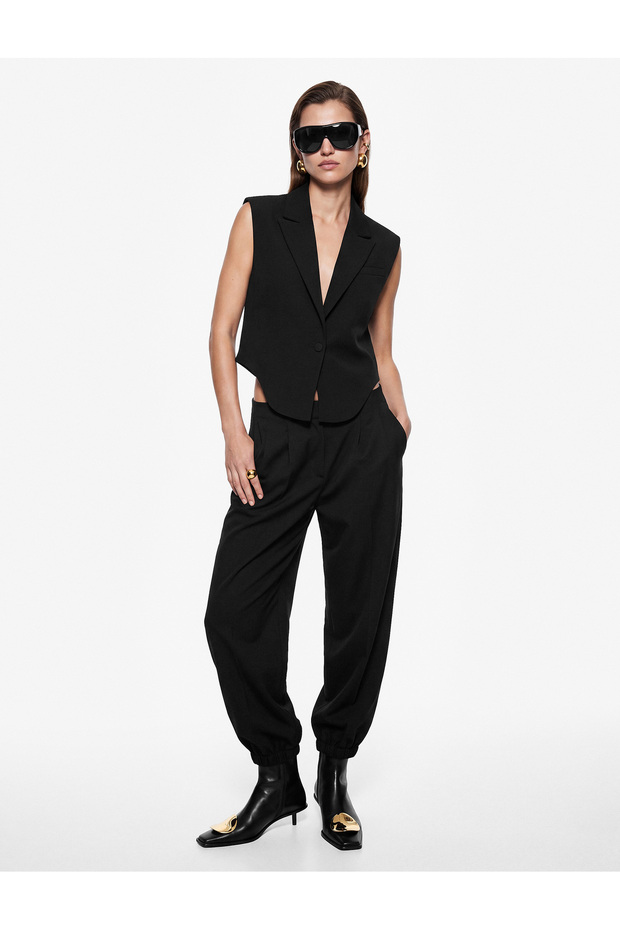 Regular Fit Asymmetrical Cut Wide Collar Buttoned Sleeveless Vest