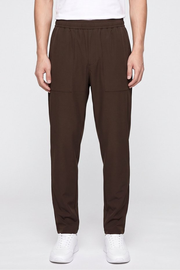 Men Sportswear Fit Plain Outdoor Trackpants, Brown