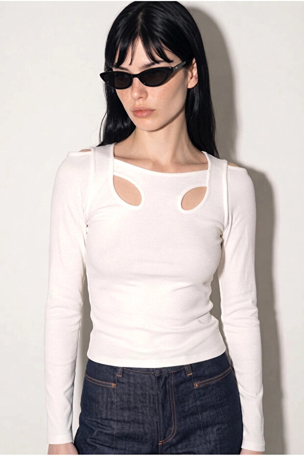 Cut Out Detaylı Body
