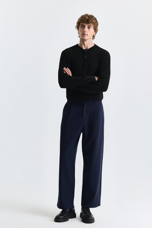 Relax Fit Pleated Trousers