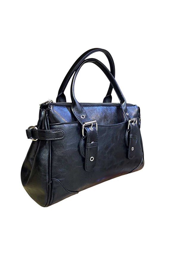 A Great Classic Handbag in Black