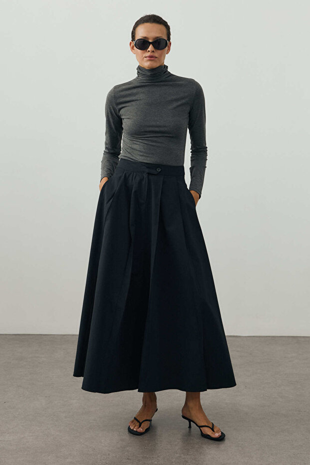 Pleated Maxi Skirt Black