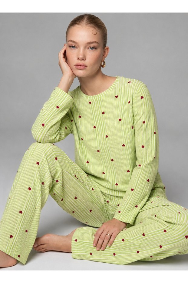 Women's Striped Heart Patterned Long Green Pajama Set