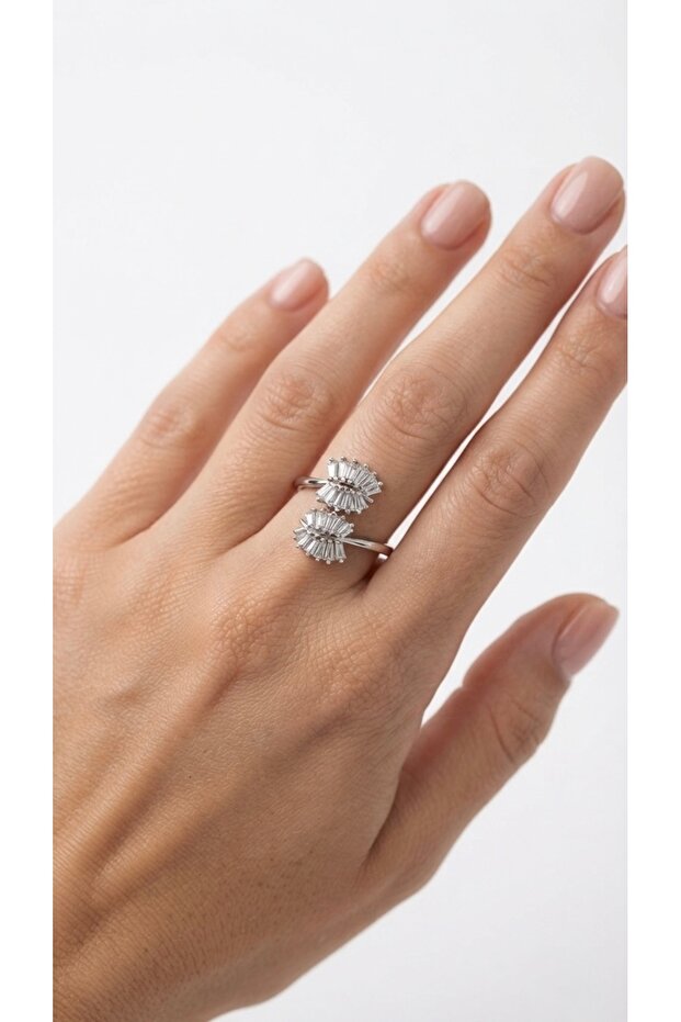 Leaf Ring with Zircon Stone