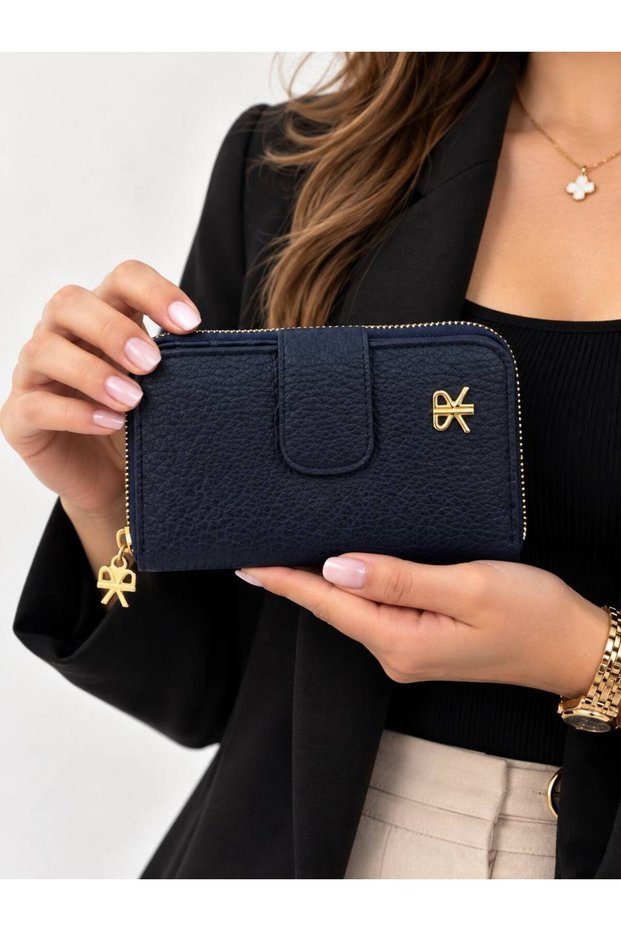 Women's Wallet with Coin and Card Compartments