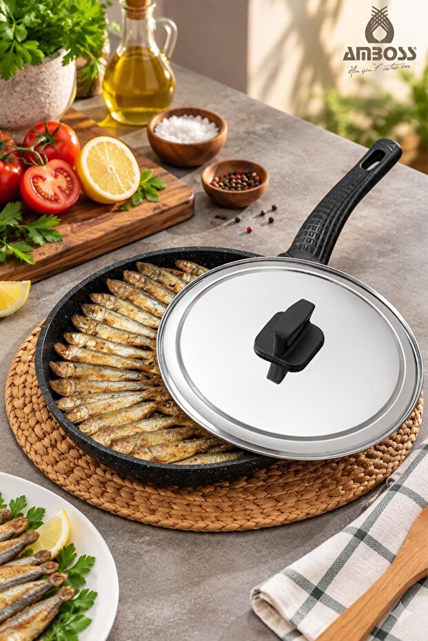 Cast Granite Fish Pan with Lid 32 cm