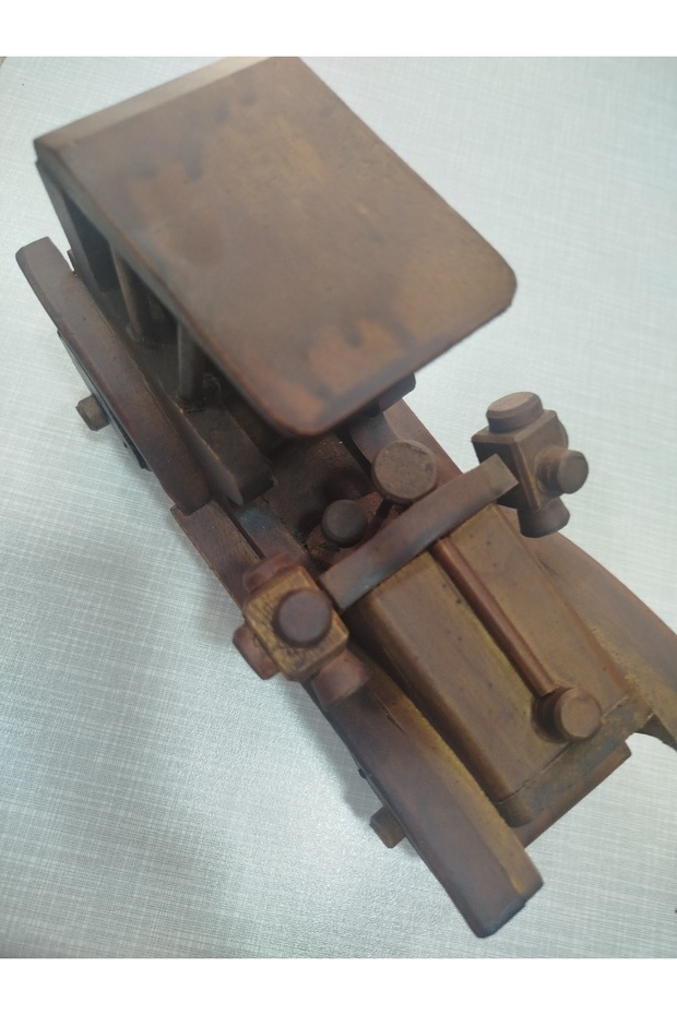Ahşap model araba