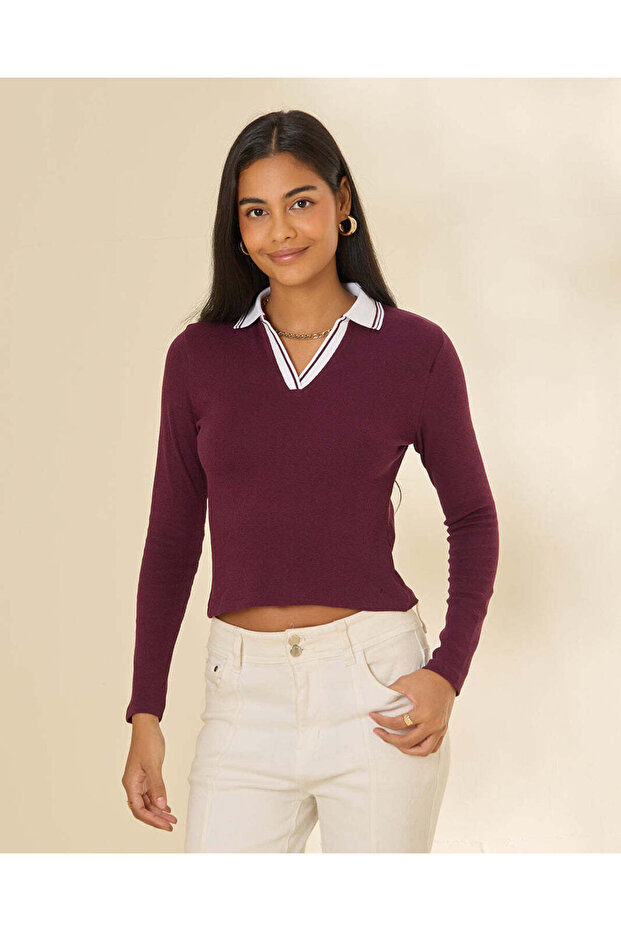 Women Burgundy Contrast Collar Ribbed Top