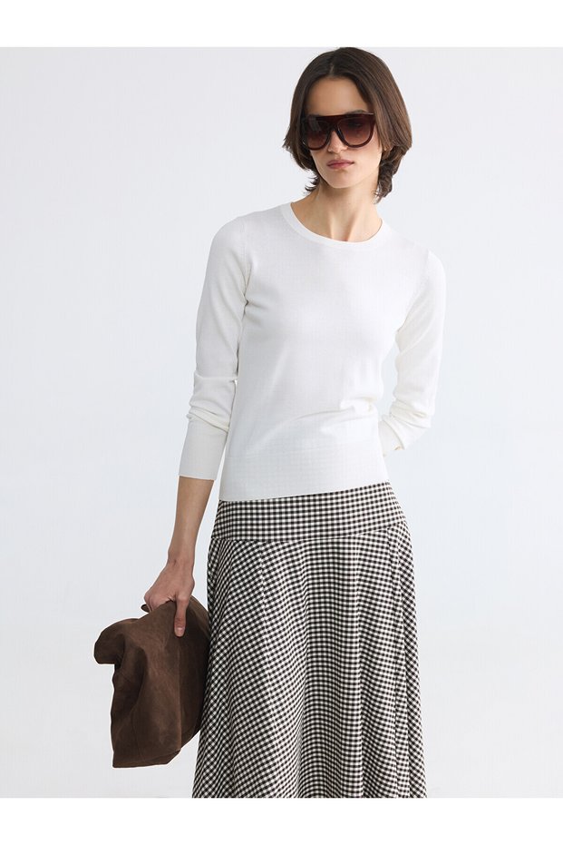 Alita City Farkıyla Lcwaikiki Classic White Oval Neck Women's Knitwear Sweater