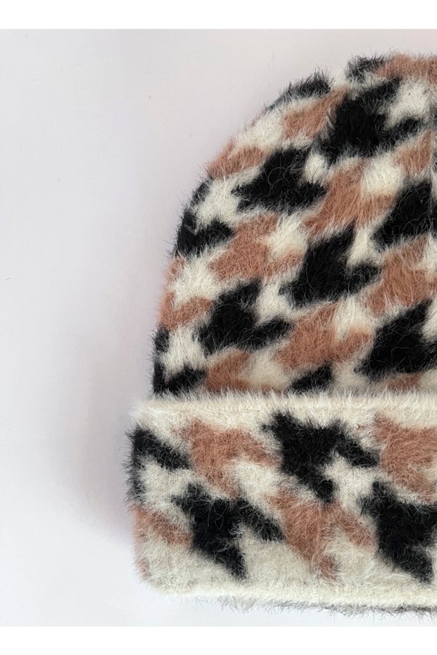 Women's Fuzzy Houndstooth Patterned Winter Knitwear Beanie - Soft Plush Textured Curled Edge Knitted Hat
