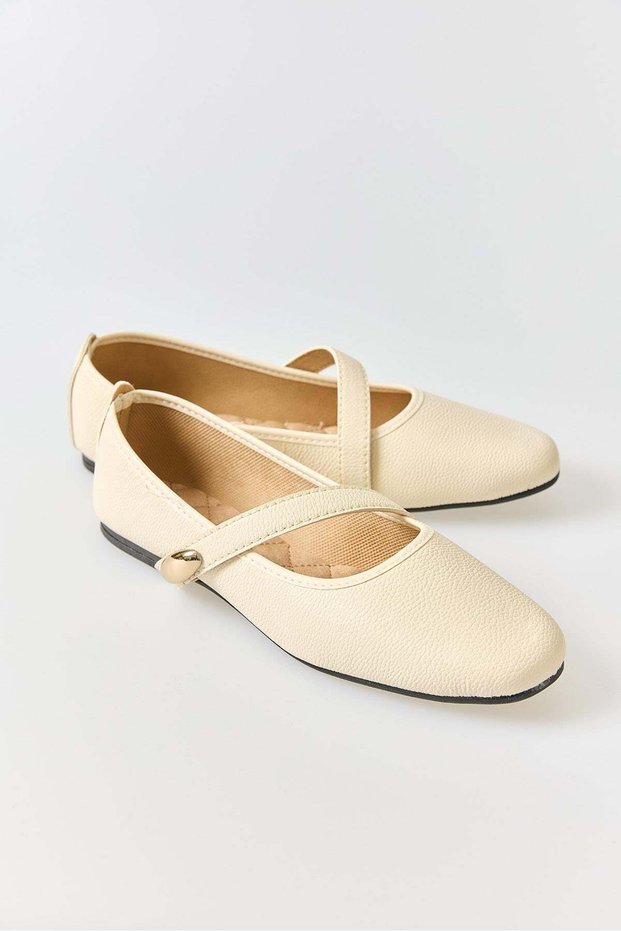 Cream Puffy Textured Simple Design Comfortable Sole Cross Strap Detailed Daily Ballet Flats
