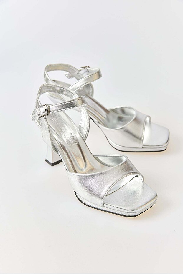 Gray Patent Leather Textured Thin Heeled Ankle Strap Single Strap Simple Design Shoes