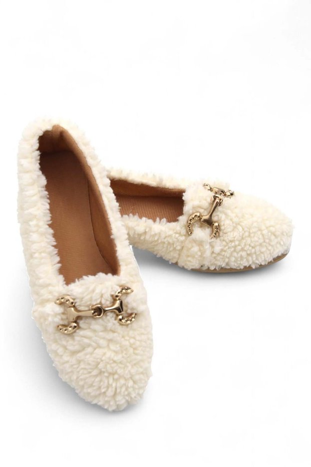 Ecru Plush Textured Soft Formed House Shoes with Metal Buckle Accessories, Suitable for Daily Use