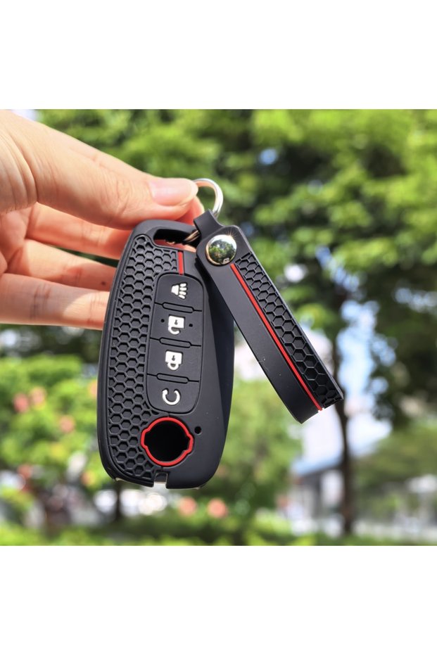 B with Keychain Keychain For Nissan Rouge Kicks Pathfinder J12 Ariya Altima Rogue Qashqai Bluebird S
