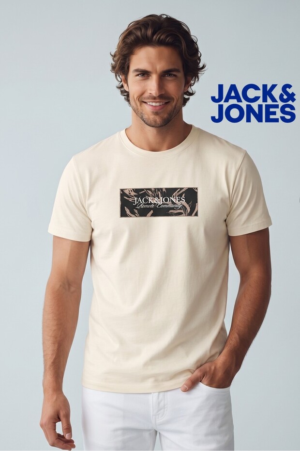 Men's Chest Printed Crew Neck T-Shirt - Montauk