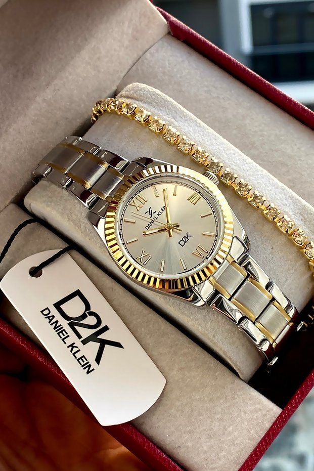 Original Women's Watch with 3 Bracelets as a Gift