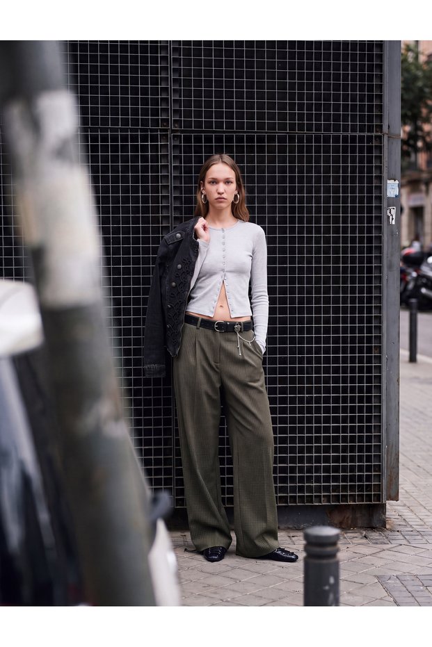 Wide Leg Plaid Trousers with Pockets and Buttoned Stopper