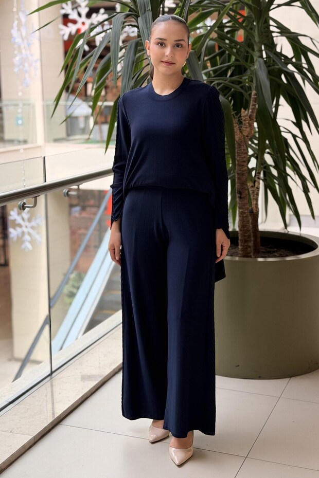 Missdalida Loose Pants with Fish-Scale Detail on the Side