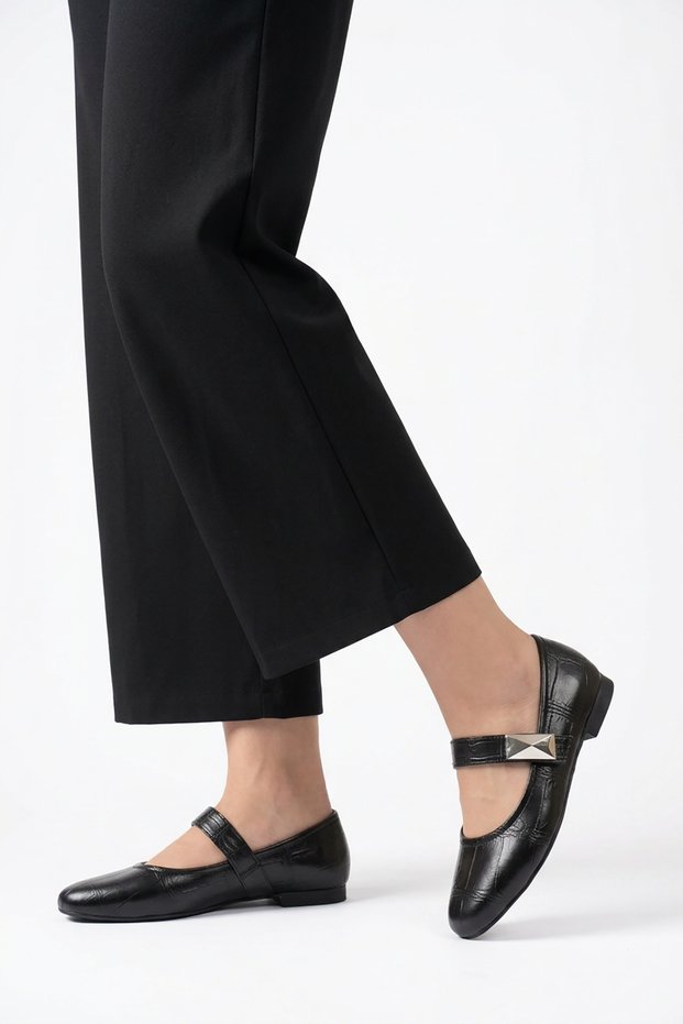 Boris Women's Flat Shoes with Scarf and Buckle, Black Croka