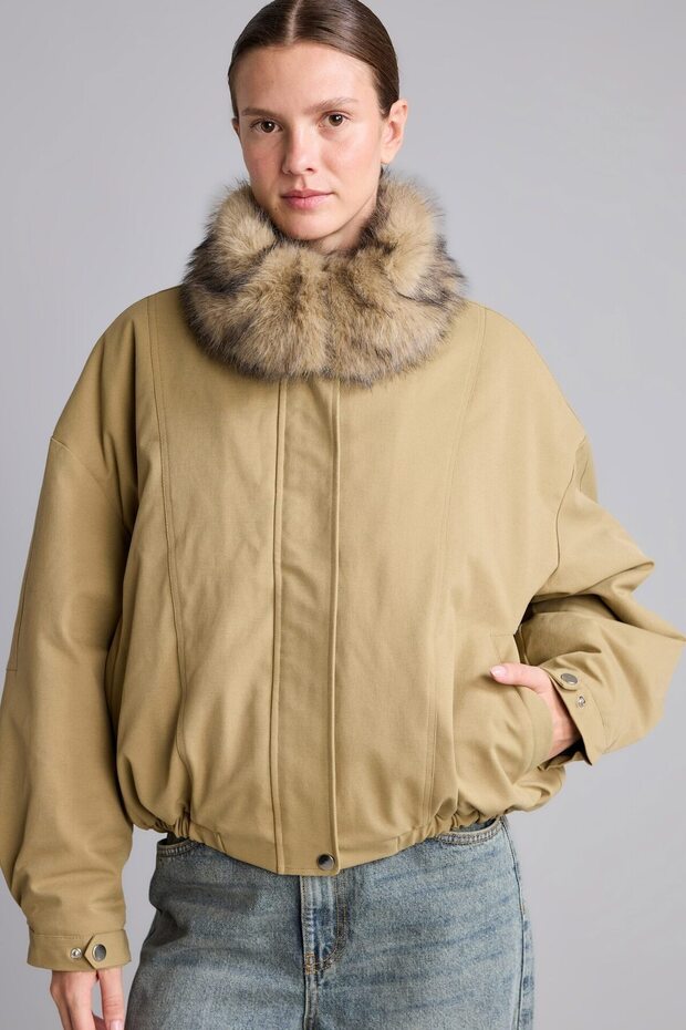 Oversized Shawl Collar Fur Detailed Buttoned Gabardine Coat I2775Ax26Wn