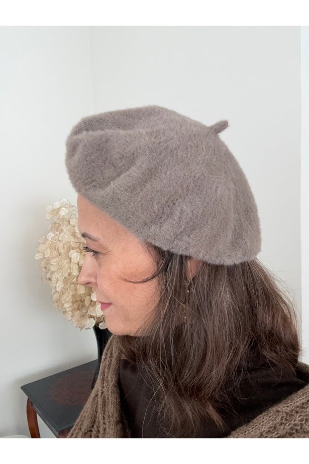 Women's Soft Textured French Painter Beret Standard Size