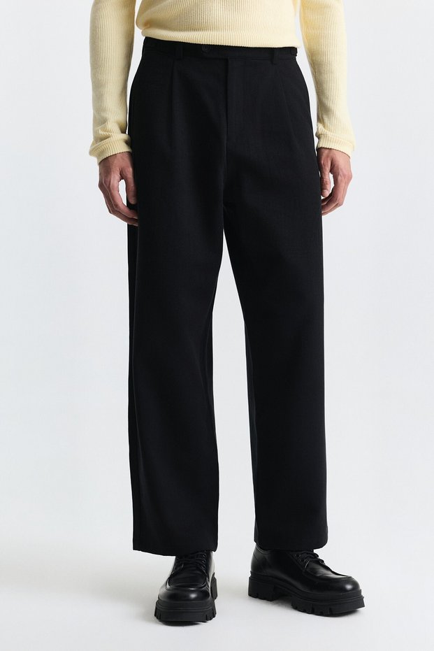 Relax Fit Pleated Trousers