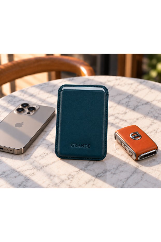 Vegan Leather Magsafe Card Holder Green