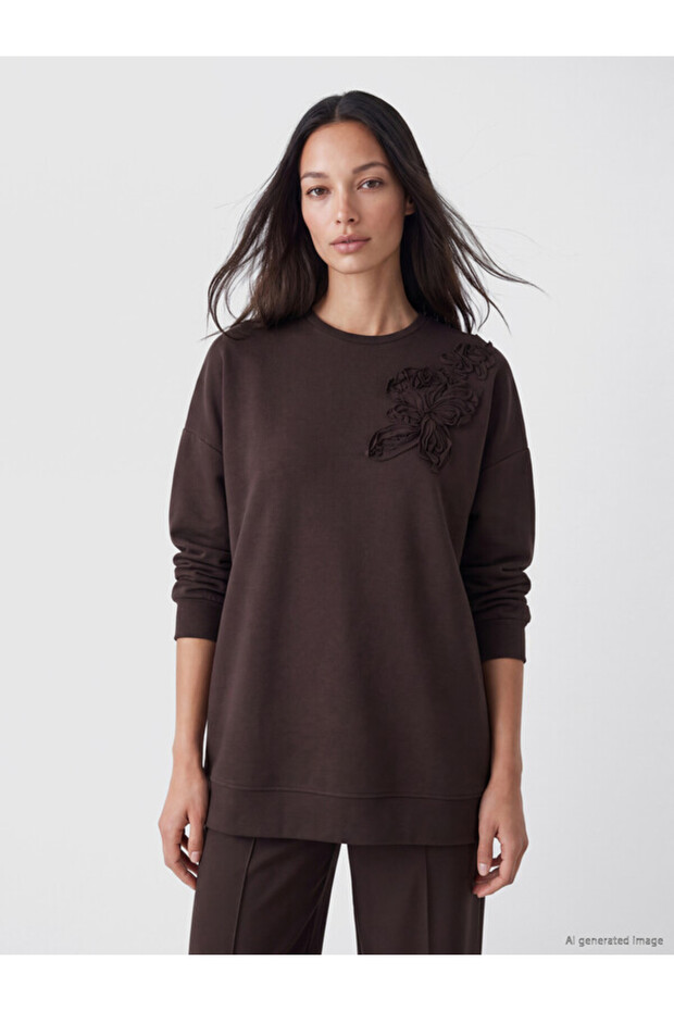 Quality Pieces from Çelebi Store Soft Touch Women's Sweatshirt Tunic with Floral Appliqué