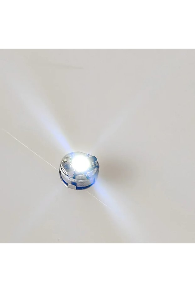 مصباح LED صغير فائق السطوع أبيض اللون بزر واحد لاسلكي للديكور وصناعة النماذج/منازل الدمى