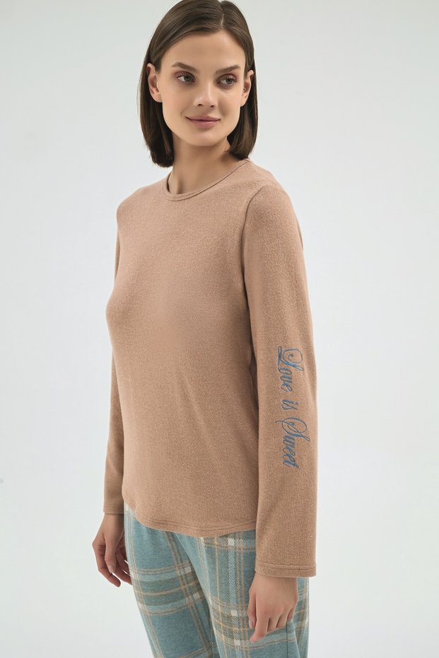 16989 Women's Embroidered Pajama Set