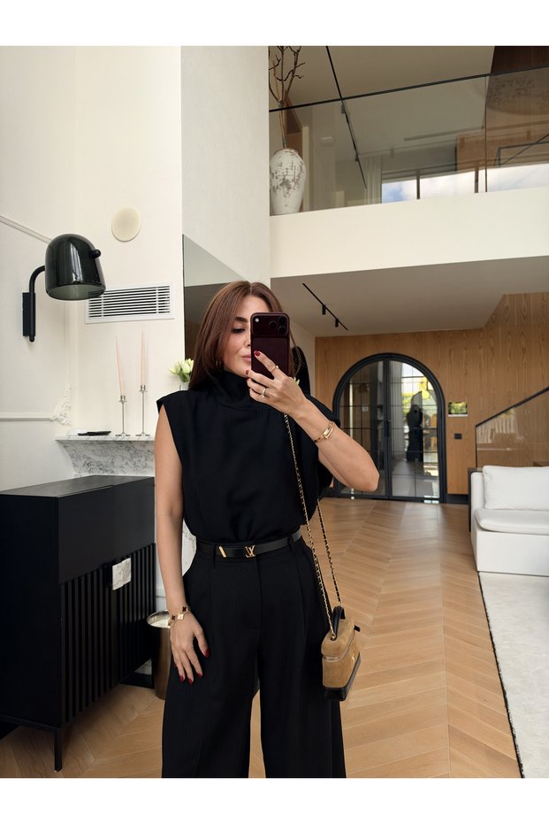 Ö.Ö High Neck Sleeveless Blouse