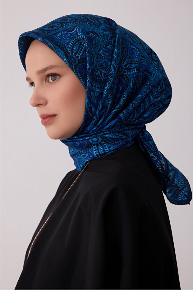 وشاح حريري بنمط عرقي باللون الأزرق الداكن 100% من التويل 4404-80