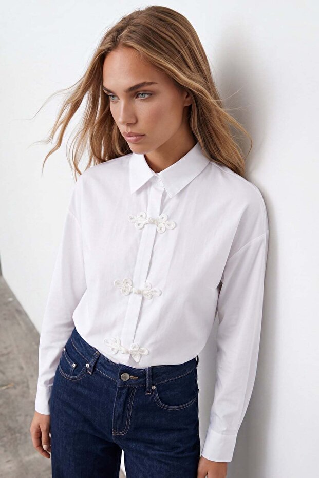 Woman's white knitted button detailed shirt alc-x15897