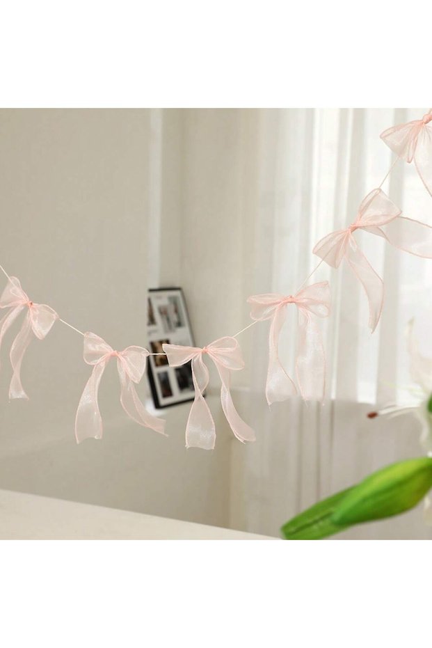 Decorative accessory, pink