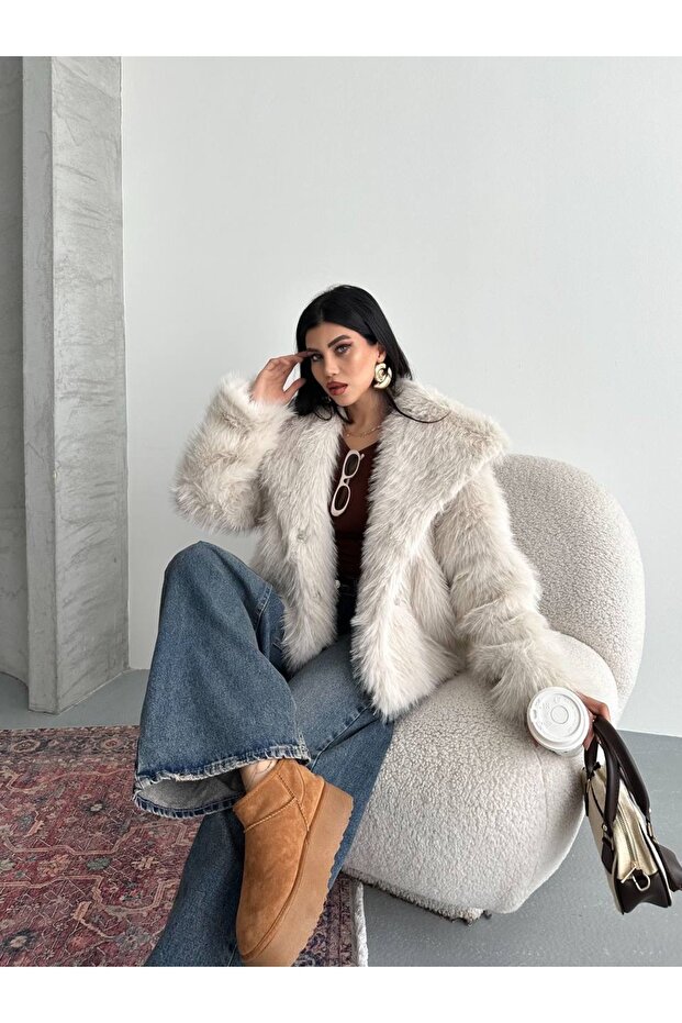 Women's Faux Fur Plush Coat Oversized Snap Button Double Pocket Winter Fur Coat