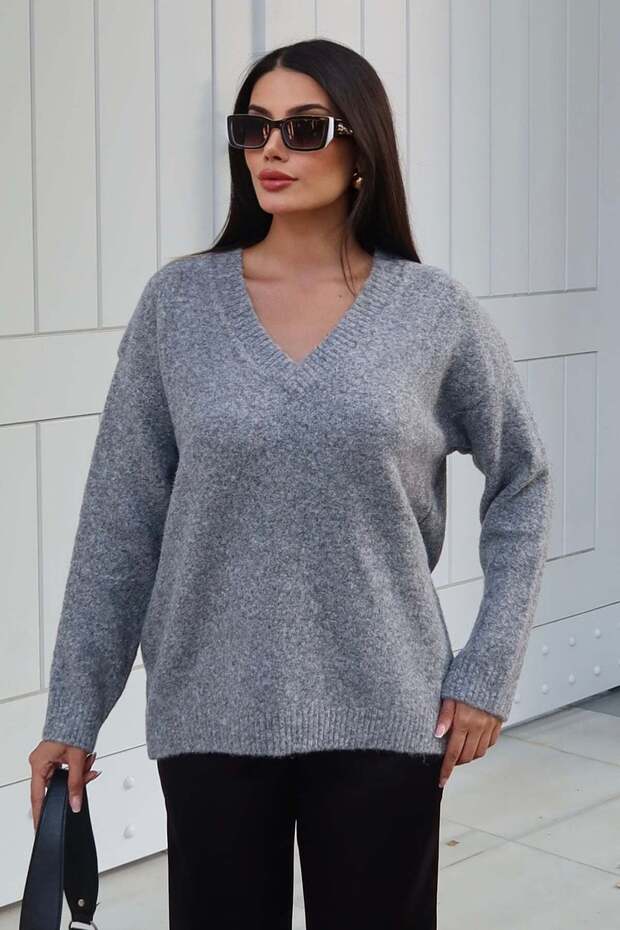 V-Neck Oversize Knitwear Sweater — Gray