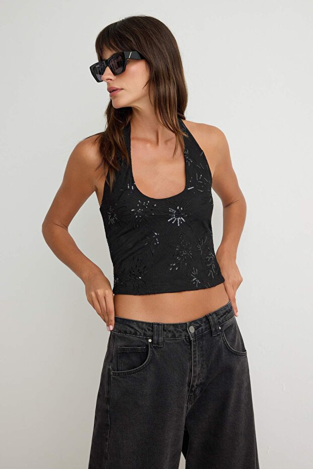Siyah Çiçekli Halter Yaka Kolsuz Örme İnterlok Bluz TPRAW27BZ00059