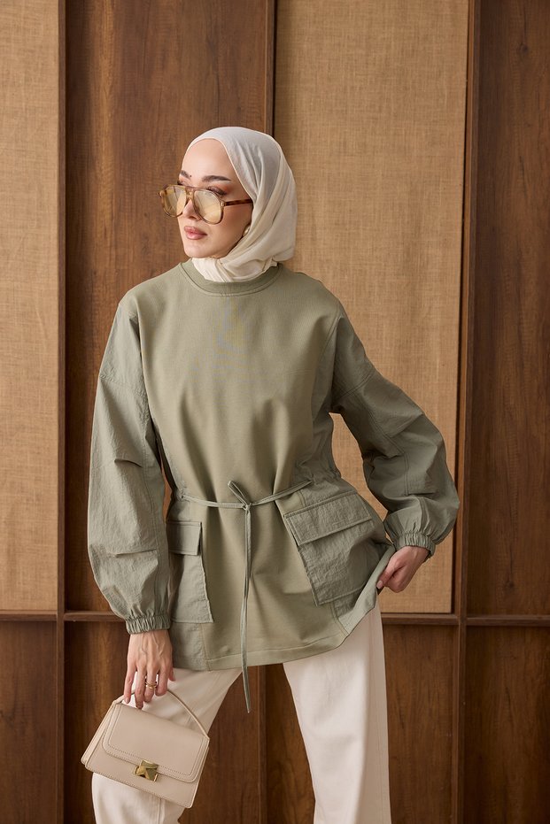 6708 - Comfortable, Casual 2-Yarn Peach Fabric Women's Sweatshirt with Garnished Pockets and Waist Drawstring Detail