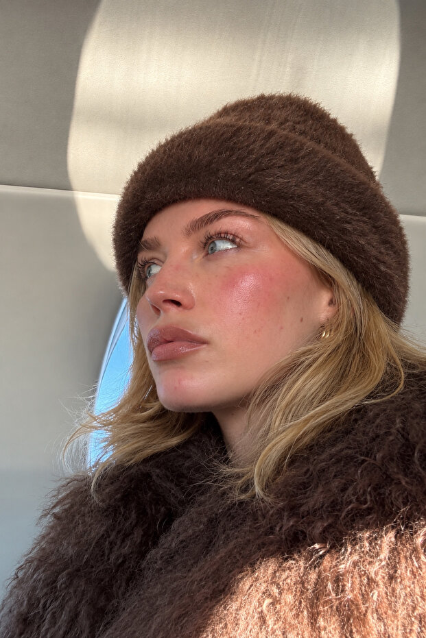 Women's Soft Furry Beret Brown
