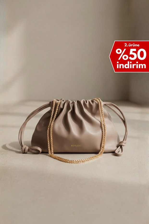 Mink Chain Detailed Drawstring Women's Shoulder Bag