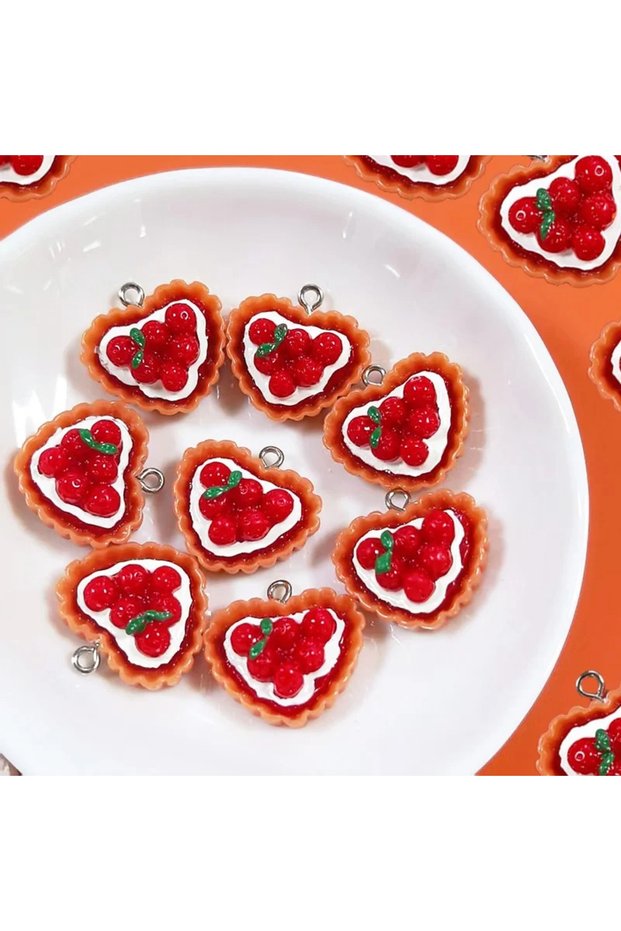 10pcs 10pcs Heart-Shaped Strawberry Cake Resin Charms Miniature Dessert Food Pendant Accessory DIY F