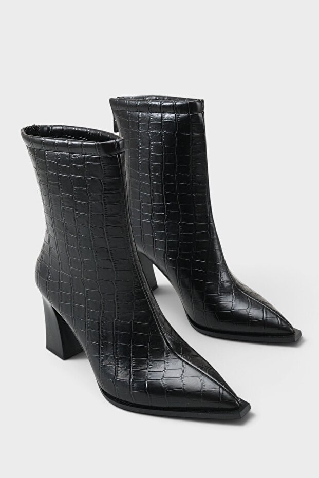 Lizzie Pointed Toe Thick Heeled Women's Stylish Boots with Back Zipper