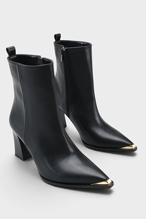 Cathrin Pointed Toe Thick Heeled Zippered Metal Toe Women's Stylish Boots