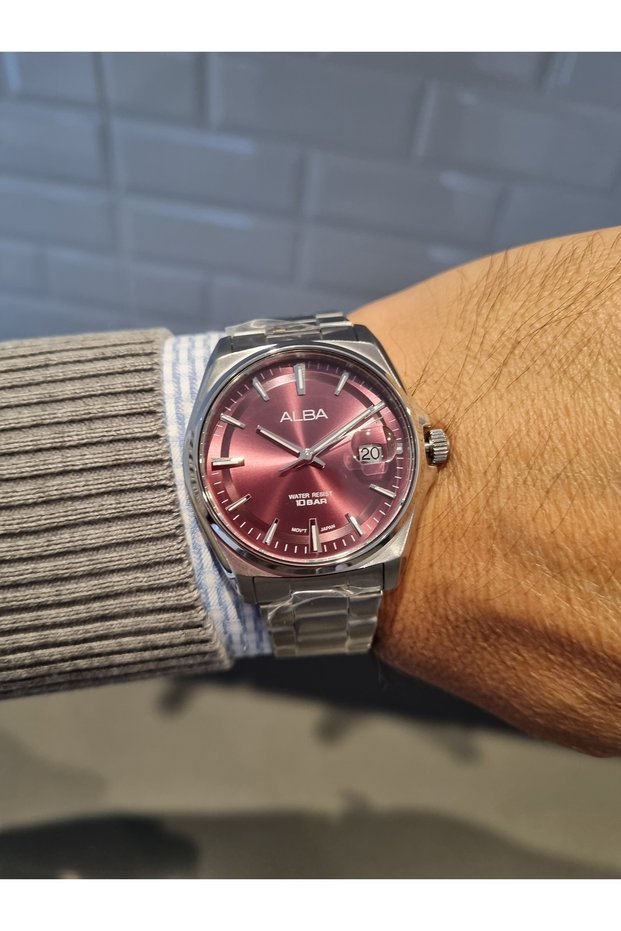 New Model Seiko Movement, 10 Atm Water Resistant Men's Wristwatch